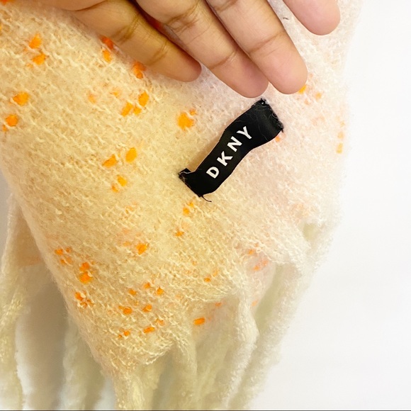 NWT DKNY Oversized Pop Neon Speckled Fringe Scarf - Picture 7 of 10